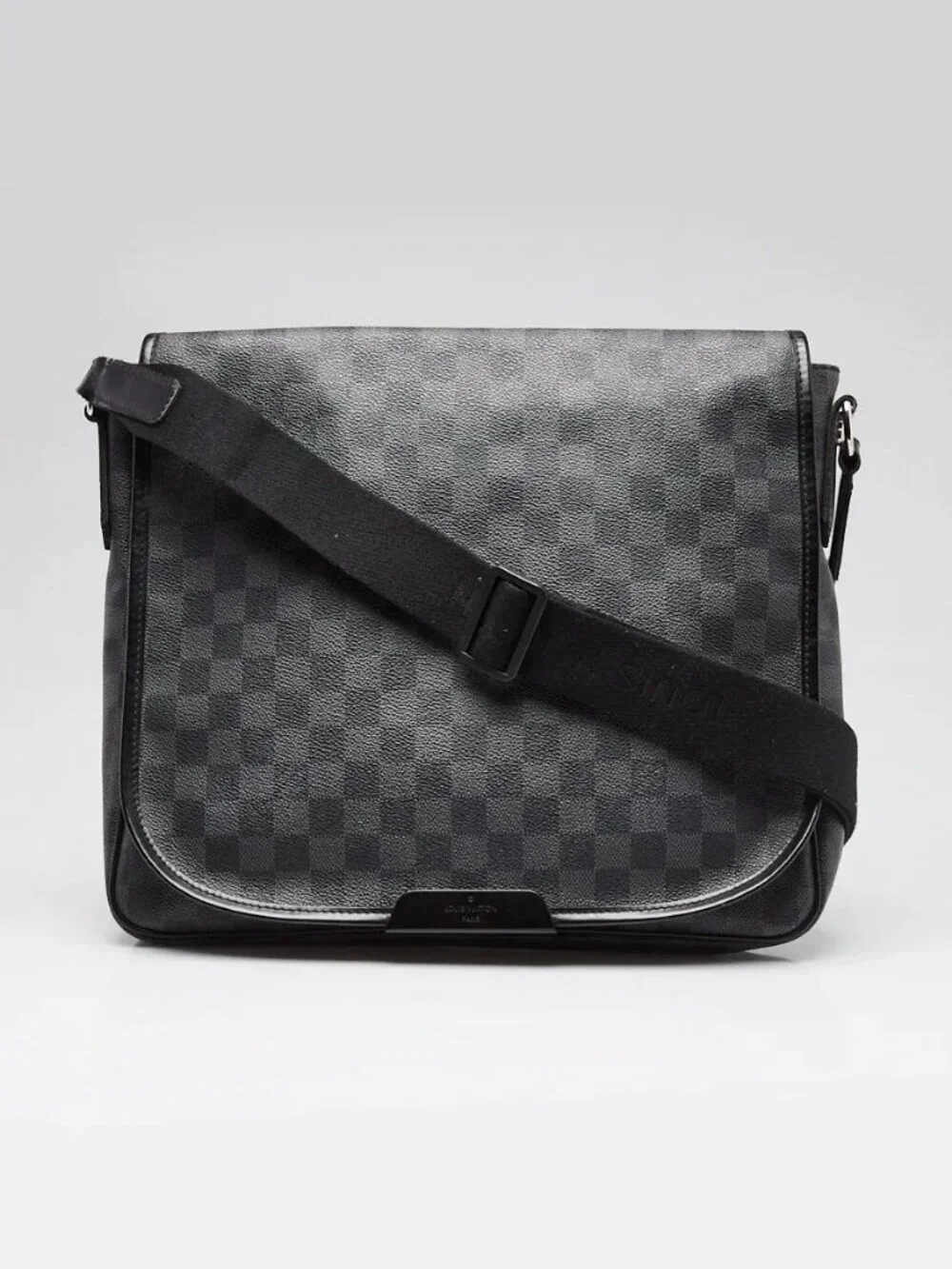 Louis Vuitton Damier Graphite Canvas Daniel MM Messenger Bag